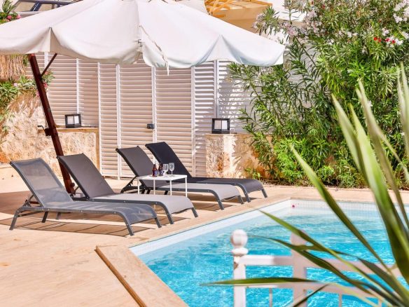 584