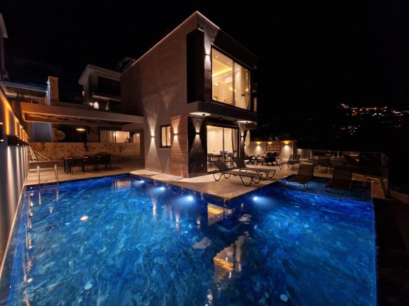 584