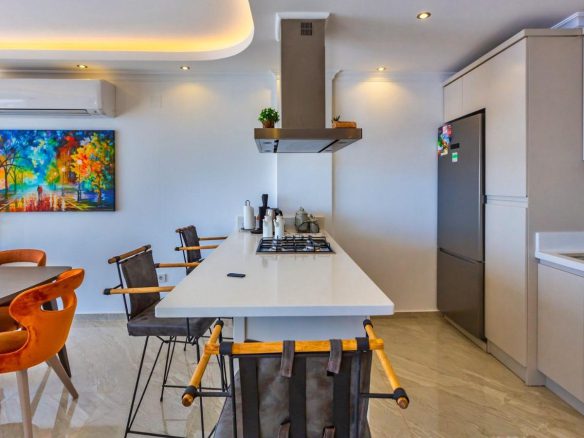 584