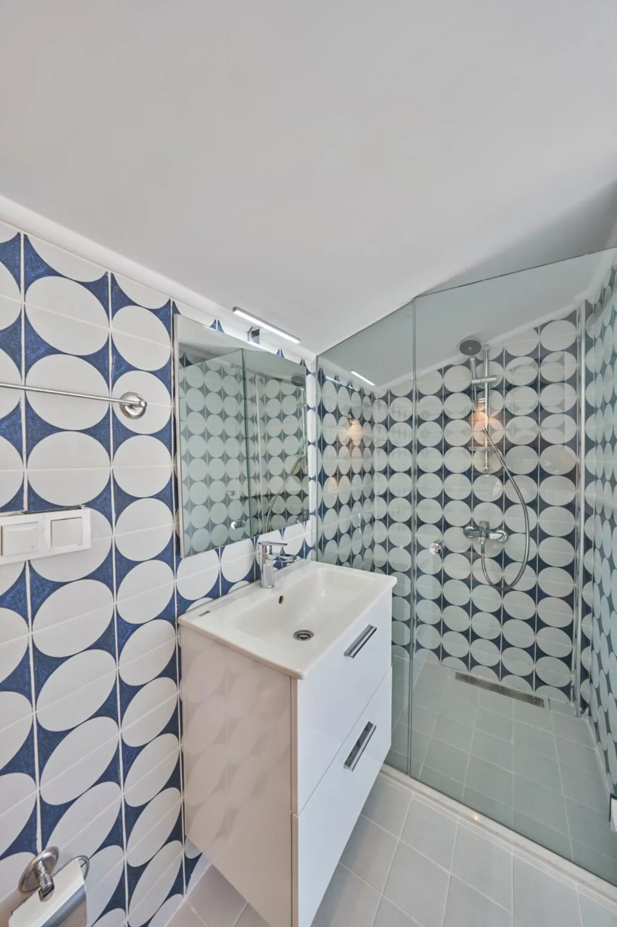 Ref: V1004